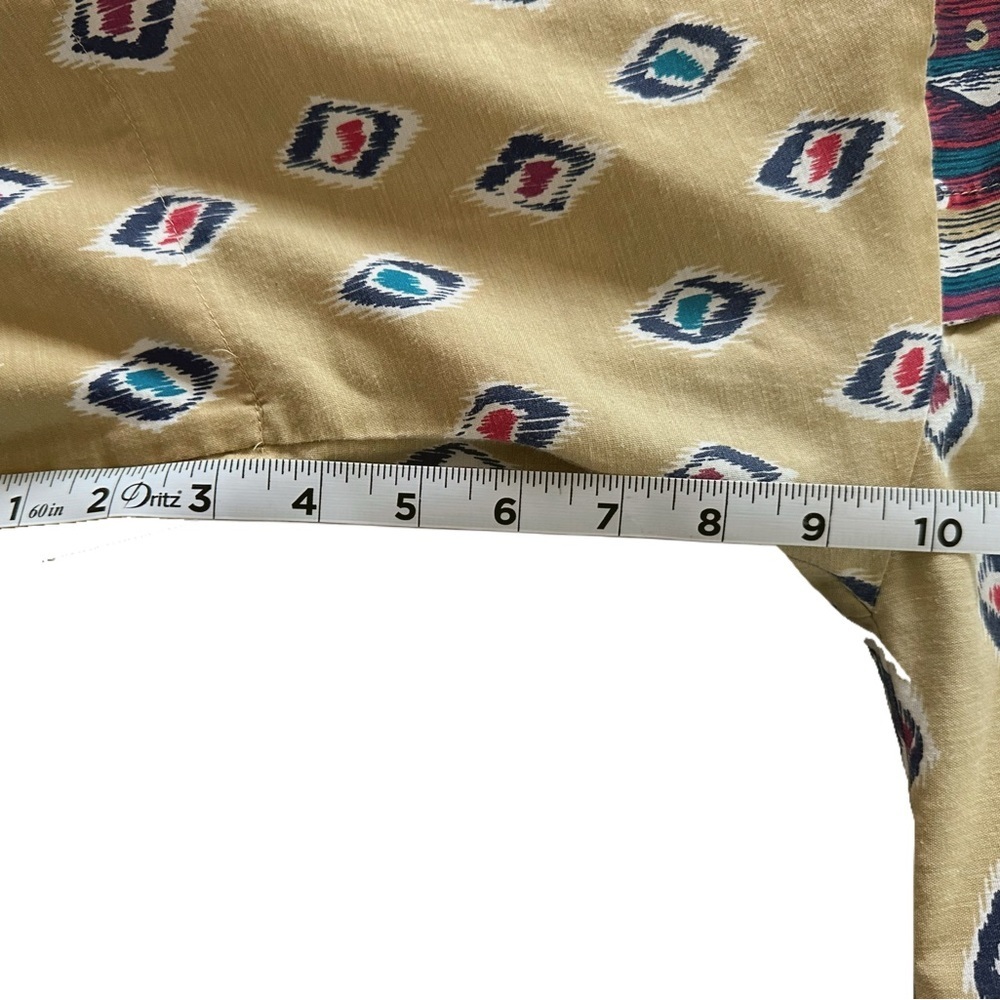 Geometric Patterned Button-Up Shirt - Picture 5 of 5